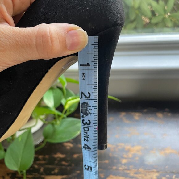 Size 9 Saks Fifth Avenue Pointed Toe Black Suede Stilettos - Picture 10 of 10